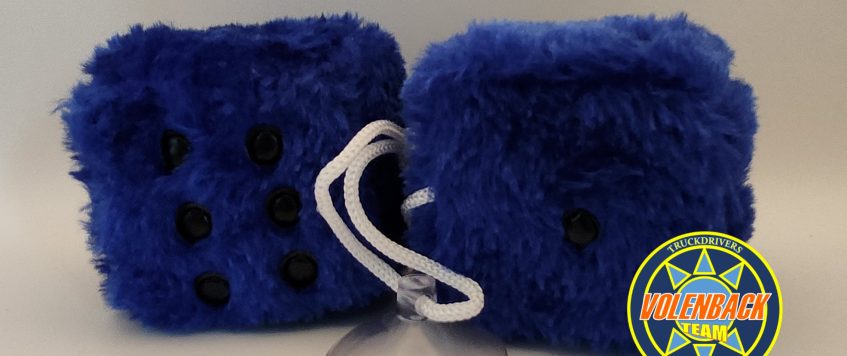 DES PELUCHE BLEU 6 cm
