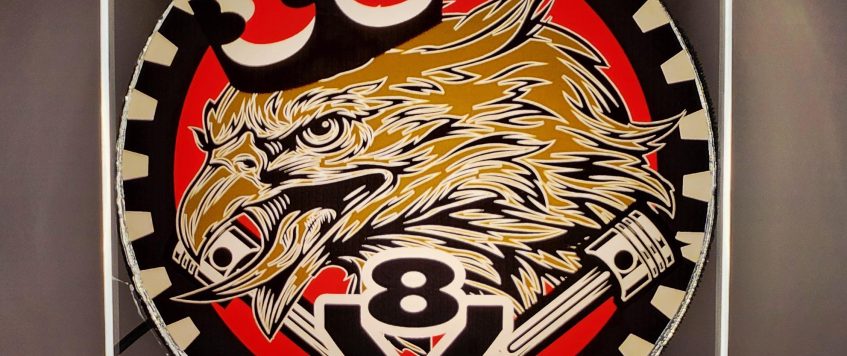 LIGHTBOX “KING V8 ROUGE”